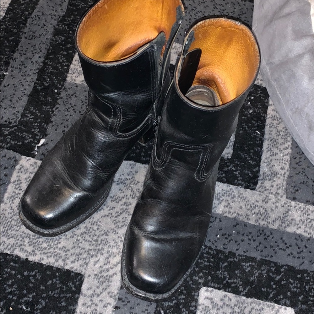 Campus boots